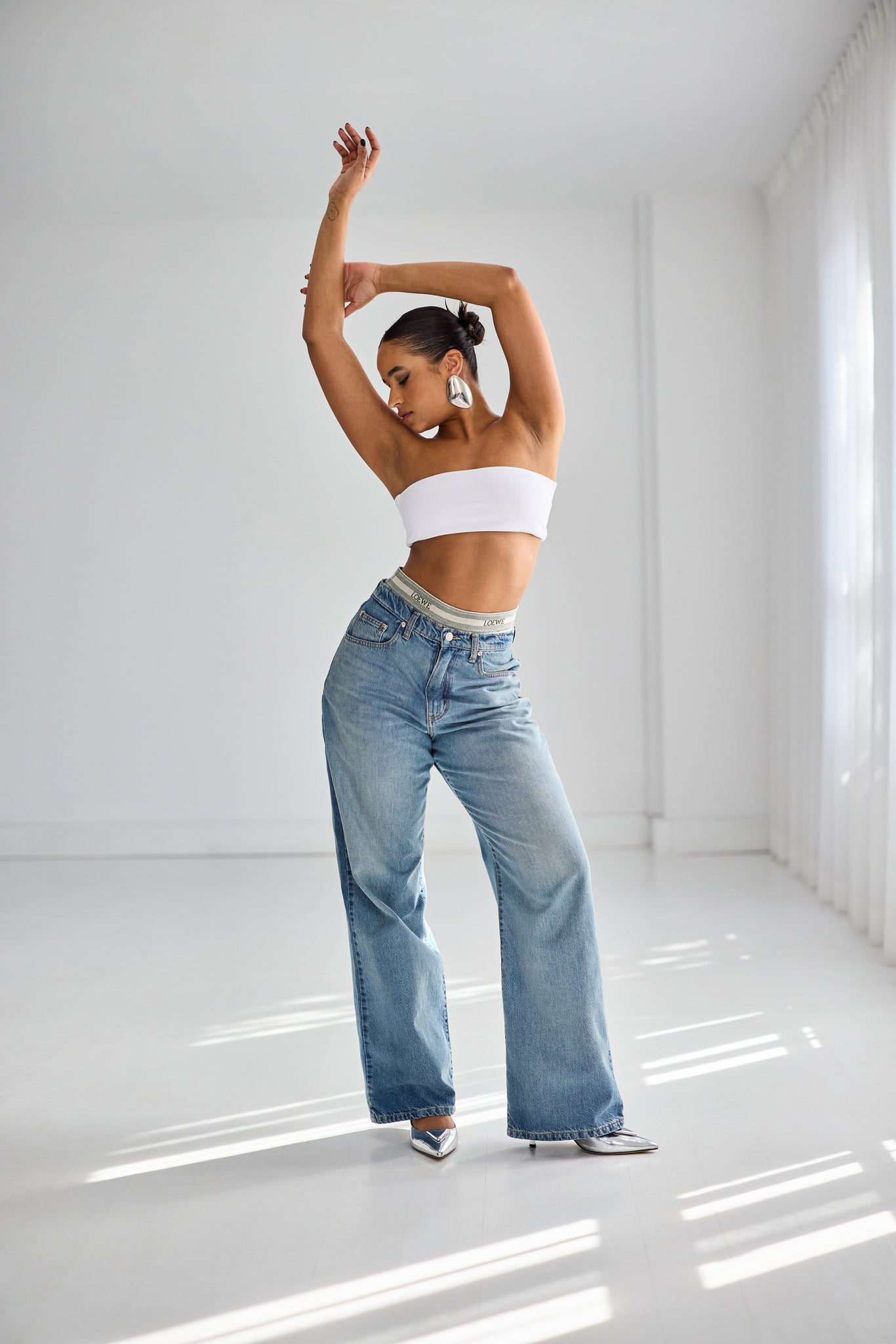 ON THE LOOSE JEANS